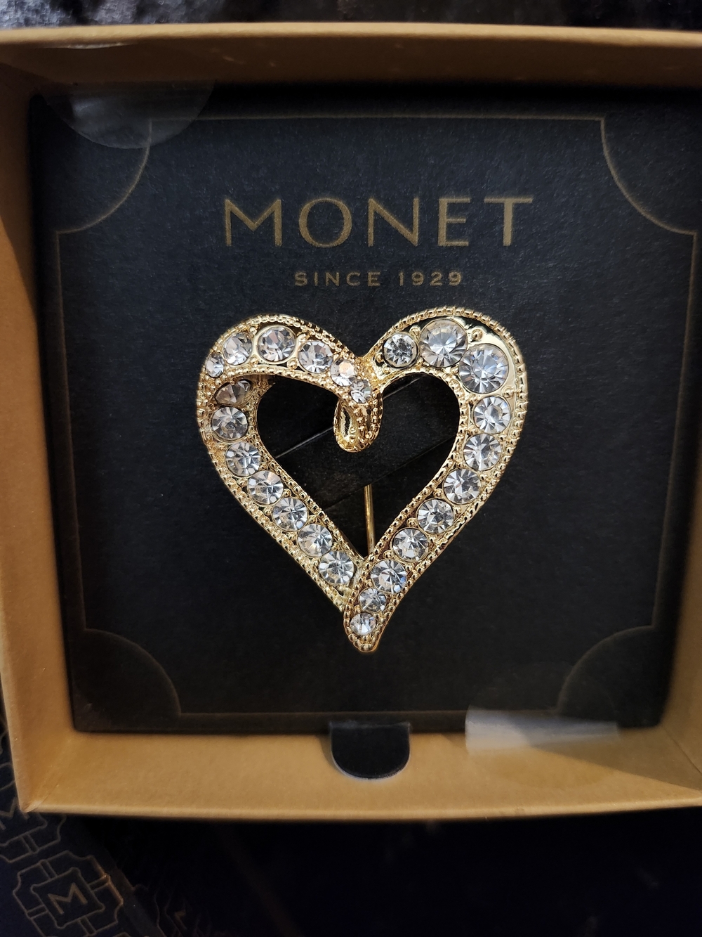 NIB Vintage Monet Gold-Tone Rhinestone Heart Brooch with Original JCP Tag